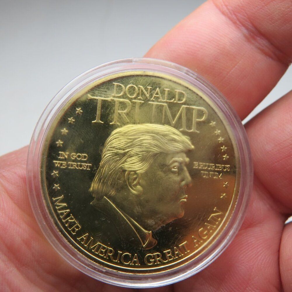 18k Gold Coin Trump Collections - Picture 3 of 4